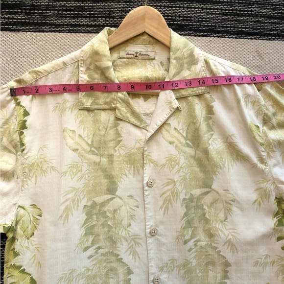 Tommy Bahama 100% Silk‎ Button Down Short Sleeve Tropical Hawaii Shirts Size: M - Picture 9 of 10